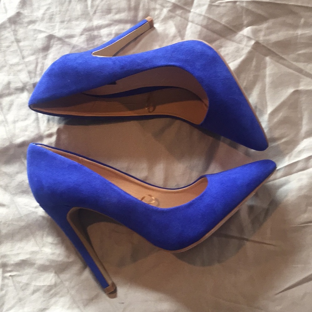 Blue faux suede heels